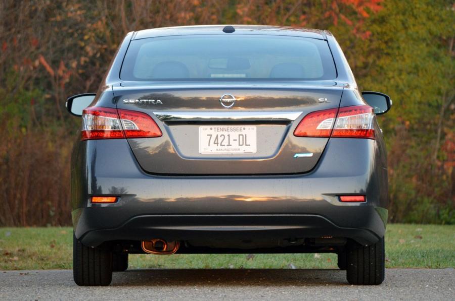  Nissan Sentra 2013 года  (фото 36 из 74)